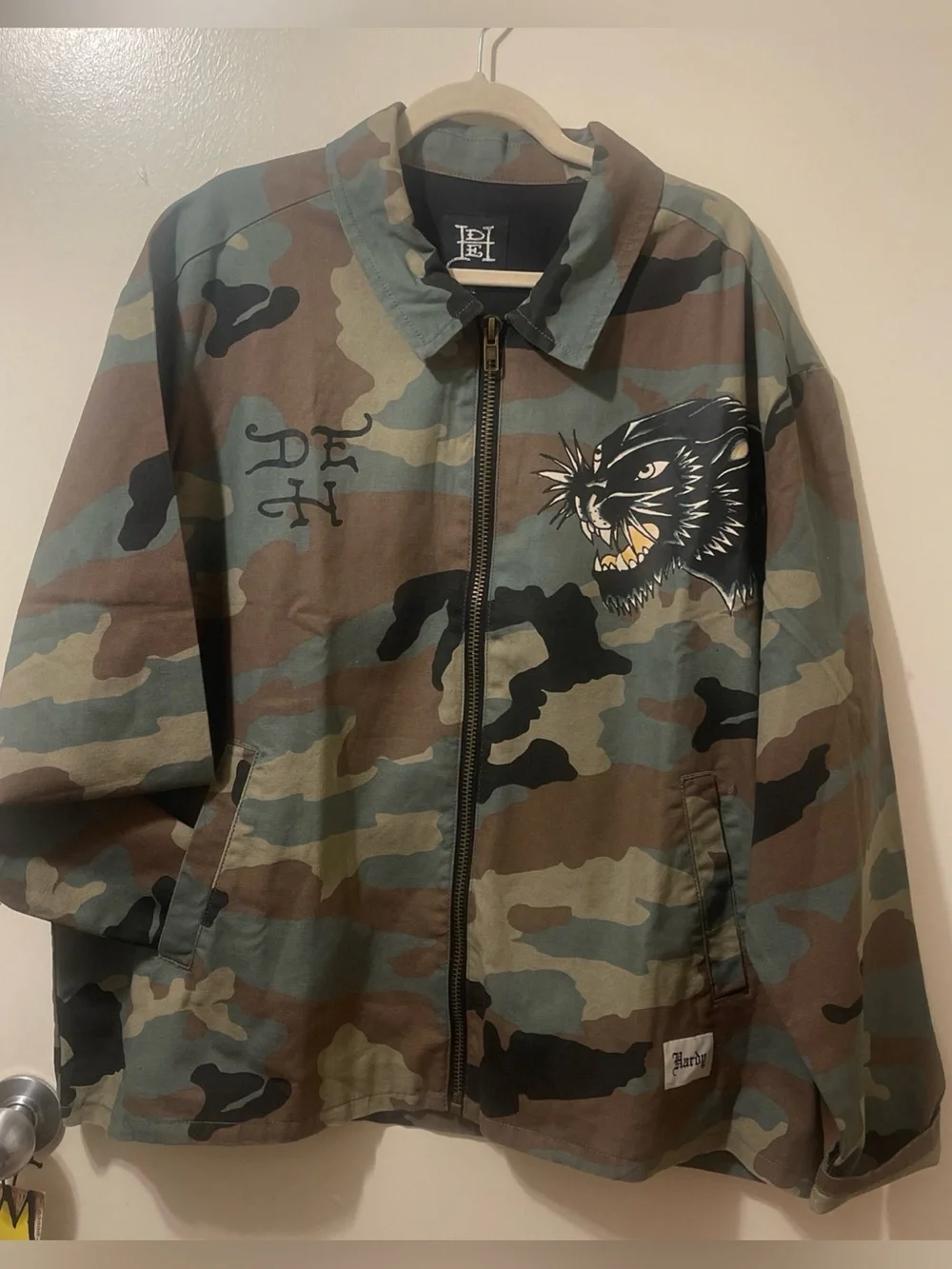 Camouflage Zip-Front Jacket with Panther Graphic - Green/Brown